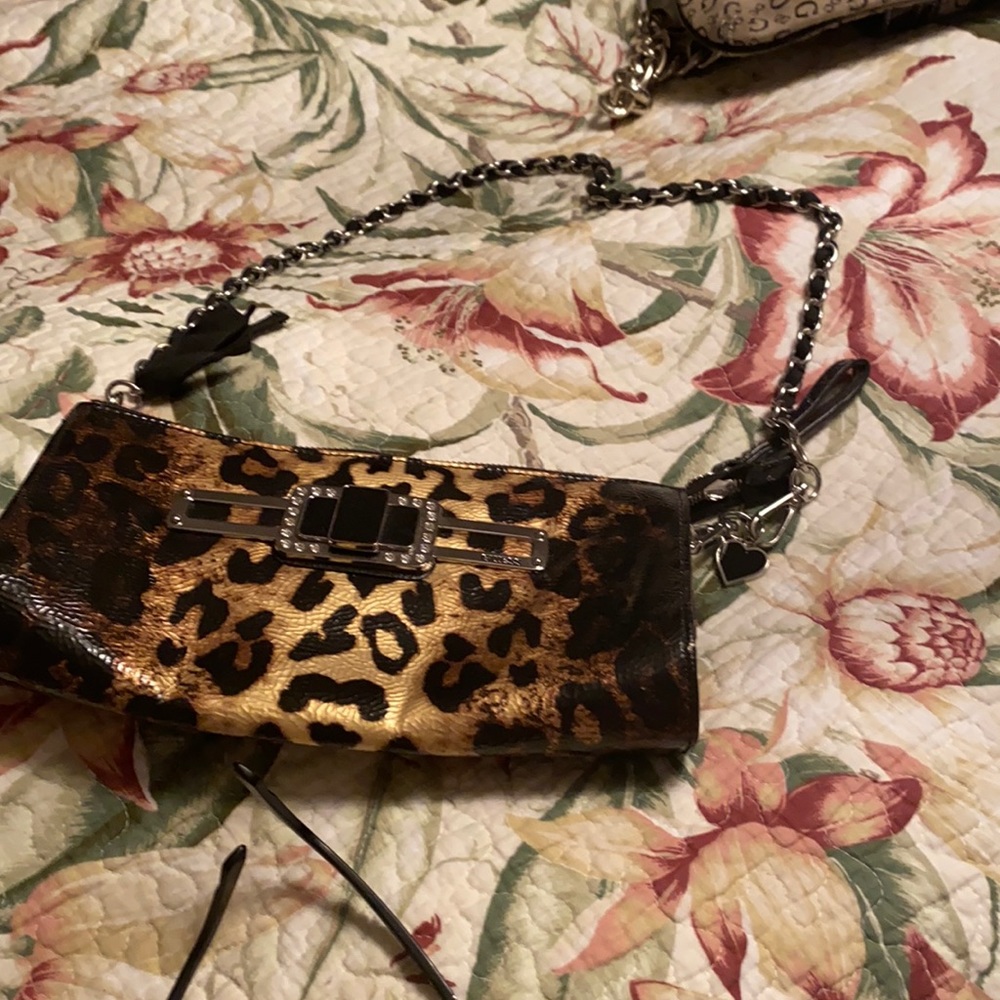 COPY - COPY - Guess leopard clutch